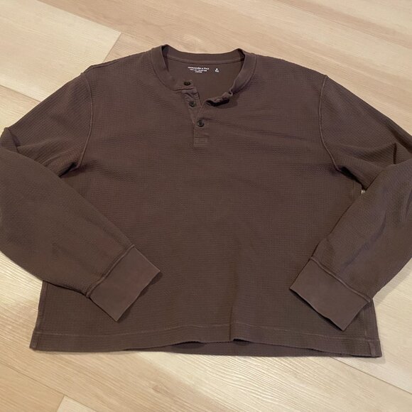Abercrombie & Fitch dark brown henley - Picture 2 of 3